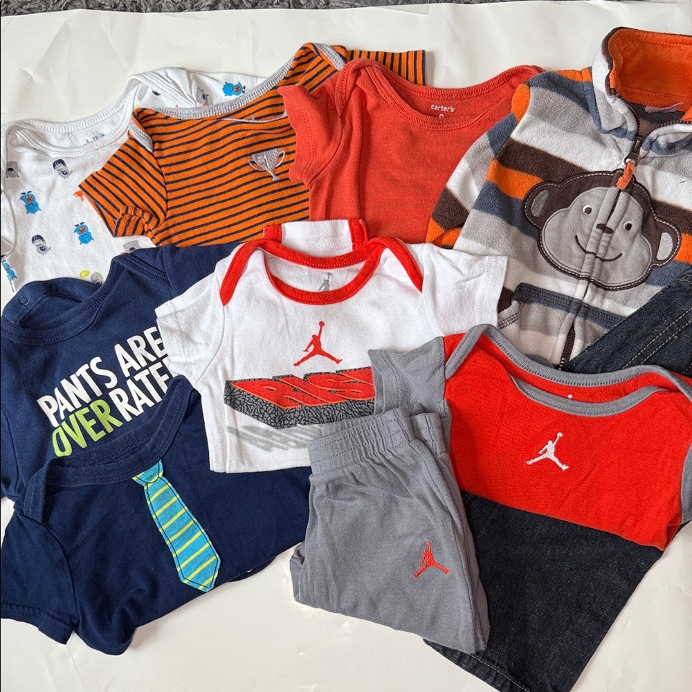 Assorted Baby Clothing Bundle Set Onsies  zip up fleece 6-12 months